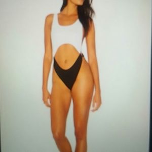 KENDALL +KYLIE x REVOLVE - one piece cut out